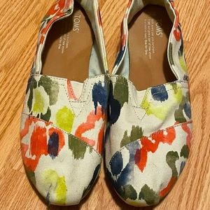 Toms slip on shoes